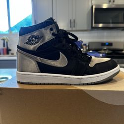 Like New Jordan 1s Black & Silver Size 10.5 