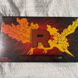 Team Rockets Moltres Ultra Premium Collection