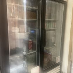 Refrigerator True 53” 