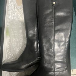 Women boots Size 7.5