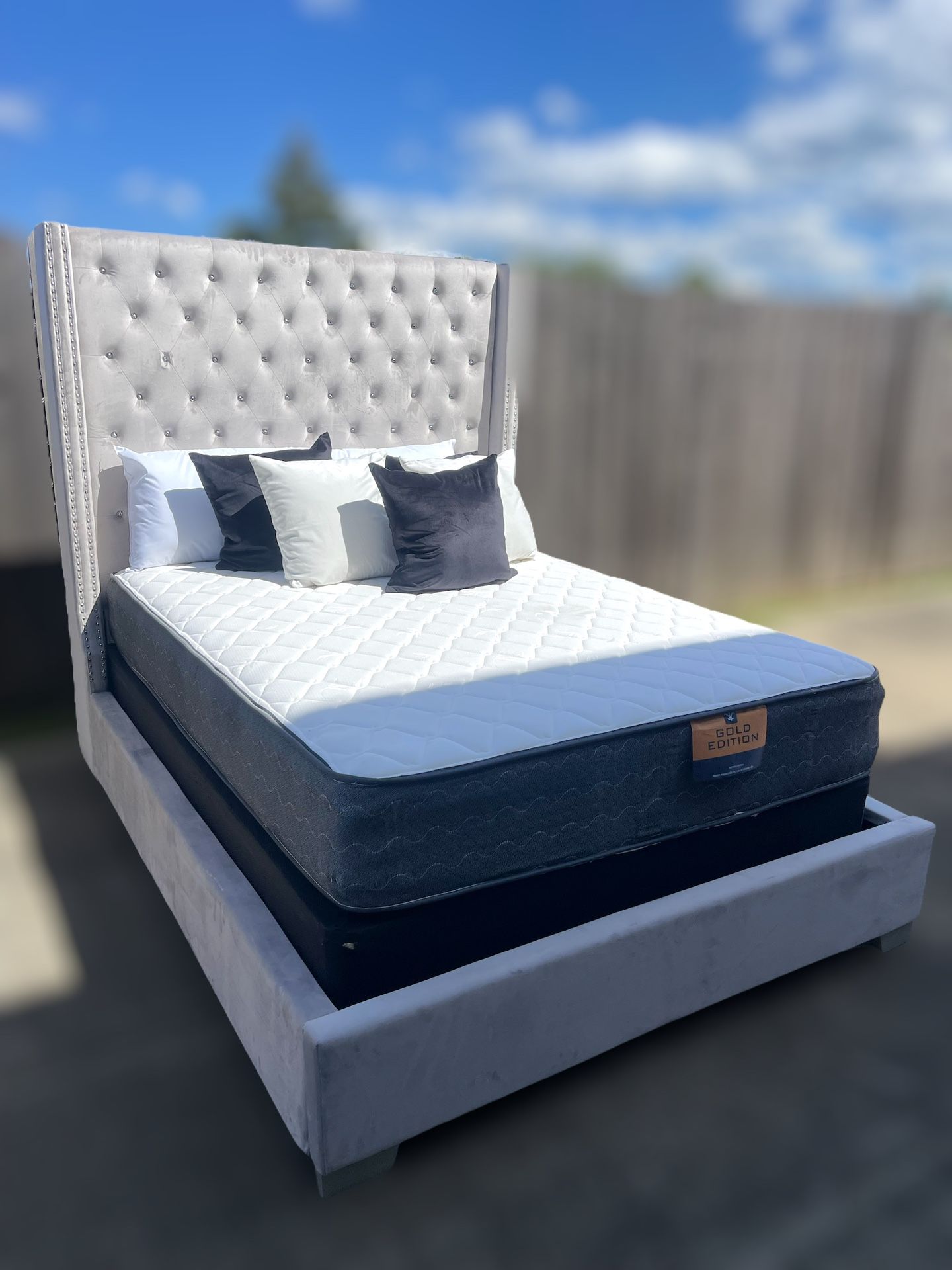 Jewel Gray Queen Bed