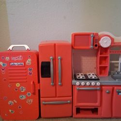 American Doll Girl Kitchen Fridge And Locker Closet