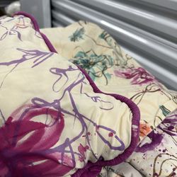 Twin Comforter - 1 Sham Cover and 1 Pillow Decor