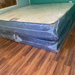 Queen Mattress - Double Sides - Come With Free Box Spring - Free Delivery 🚚 Today To Reasonable Distance 