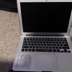 Apple Laptop 