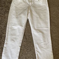 Women’s White Levi Capri Size 6