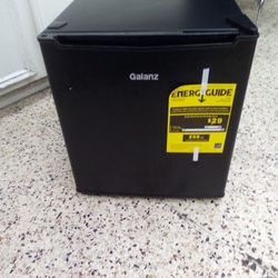 Galanz Mini Fridge