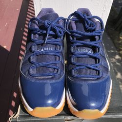 Jordan 11 Midnight Navy Gum Size 10 