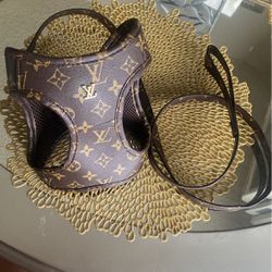 Dog Harness LV / Great Condition for Sale in Tustin, CA - OfferUp