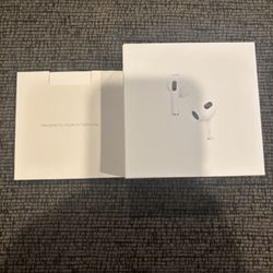 Apple airpods 3rd generation charging case