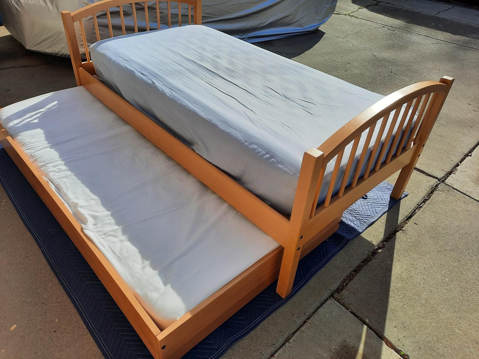 Twin Trundle Bed