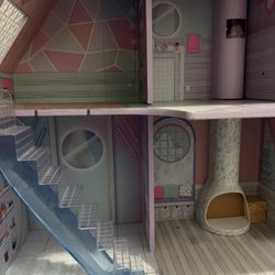 LOL Winter Doll House 