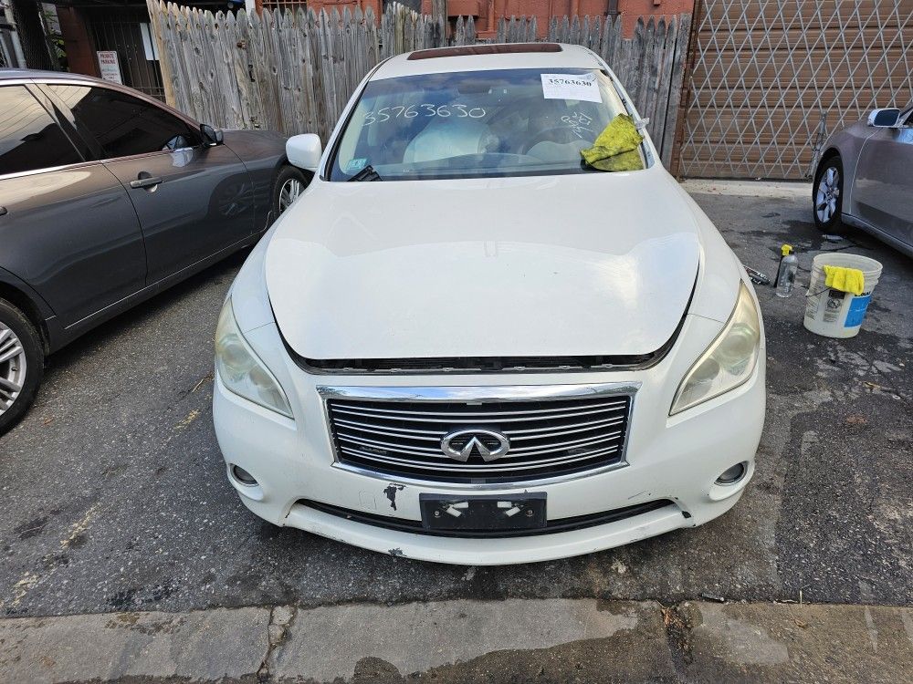 Infiniti M37x For Parts 