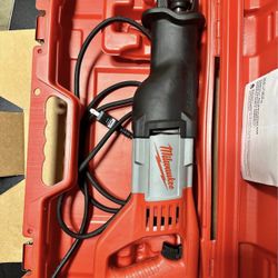 Milwaukee 12 Amp SAWZALL Reciprocating Saw with Case