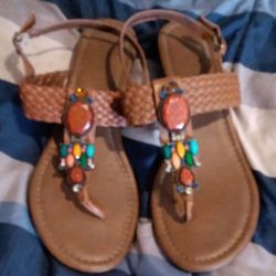 Sandals.                Size 81/2  W