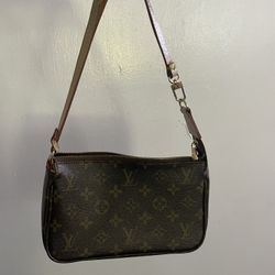 Louis Vuitton Pochette Shoulder Bag 