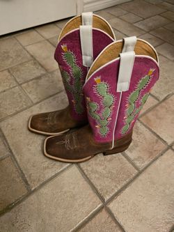 Boots women  size 9