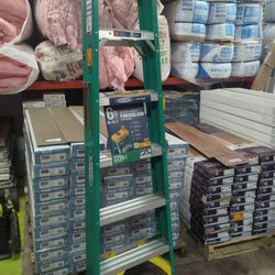 Werner
6 ft. Fiberglass Step Ladder (10 ft. Reach Height) with 225 lb. Load Capacity Type II Duty Rating