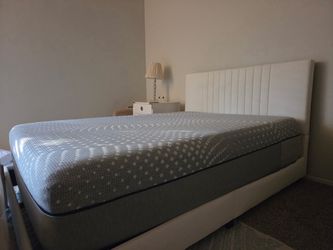 Full Mattress w/frame+headset (PosturePedic)