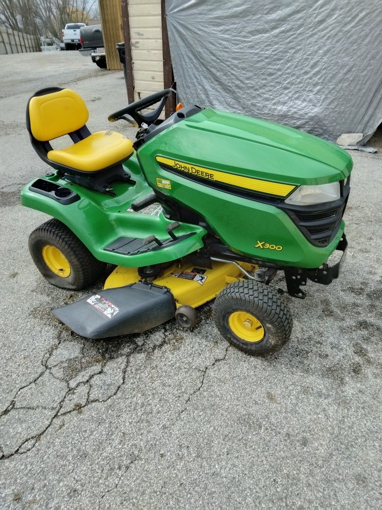 John Deere Mower X300 175 Hrs Great Buy