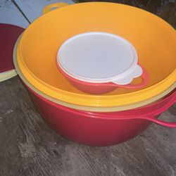 Tupperware set of 3 (Selling together/Vendo Todo Junto)