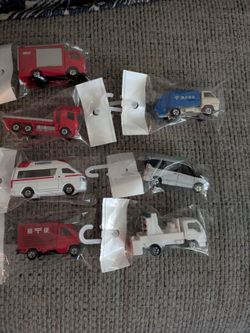 7 Tomica cars