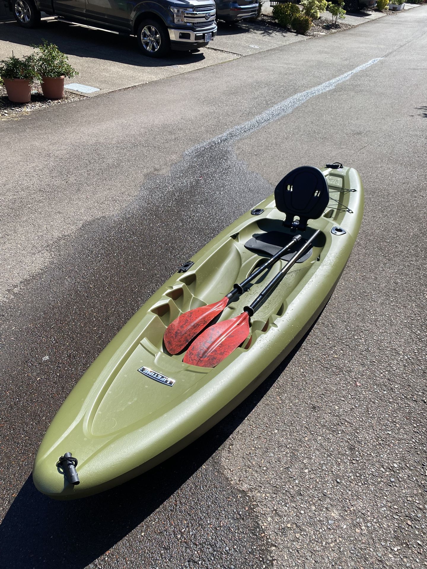 10’ Lifetime Triton Kayak, Used Once