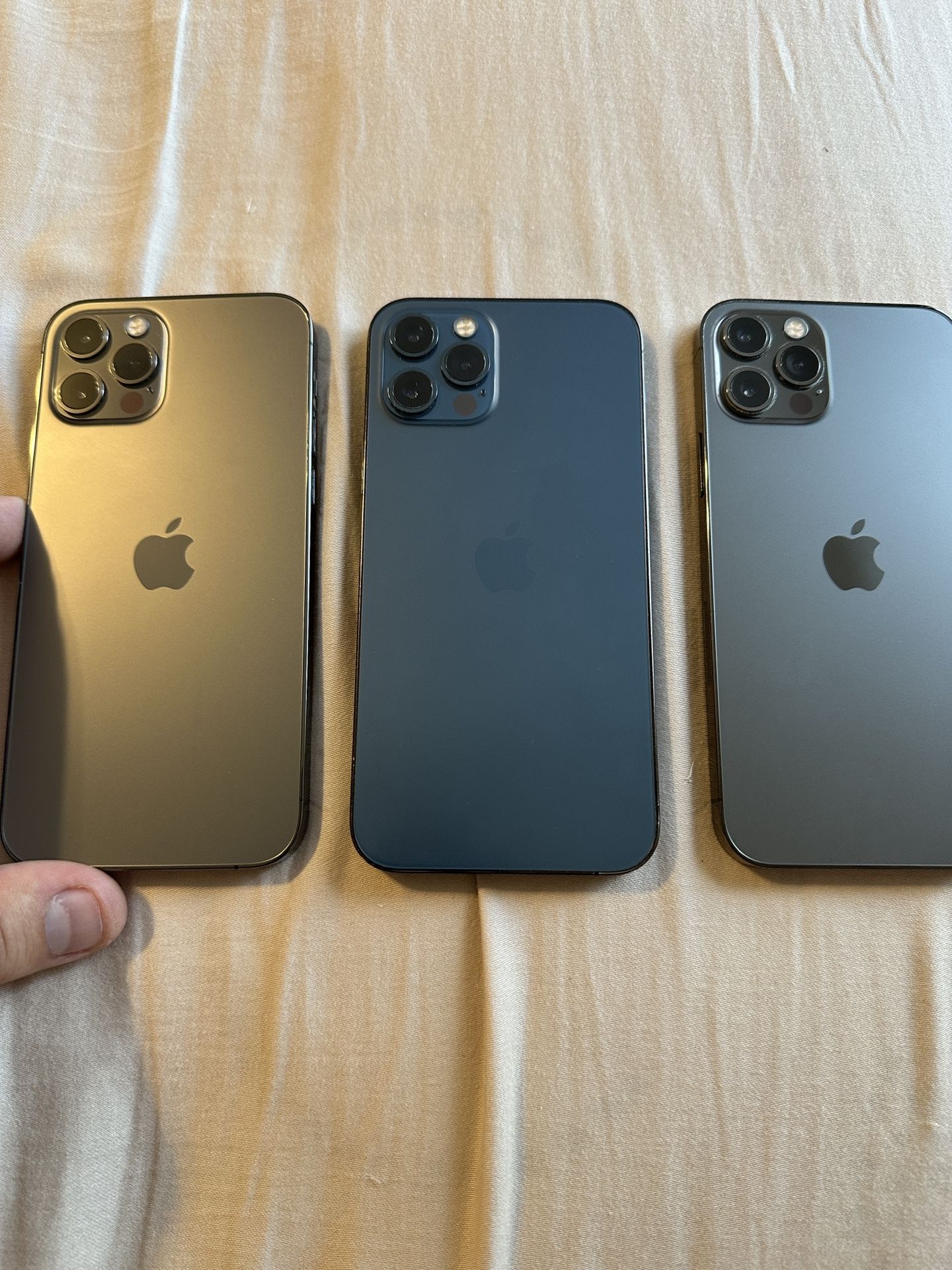 Selling iPhone 12 Pro 256GB Any Carrier Unlocked Colors Black/Blue Very Good Condition
