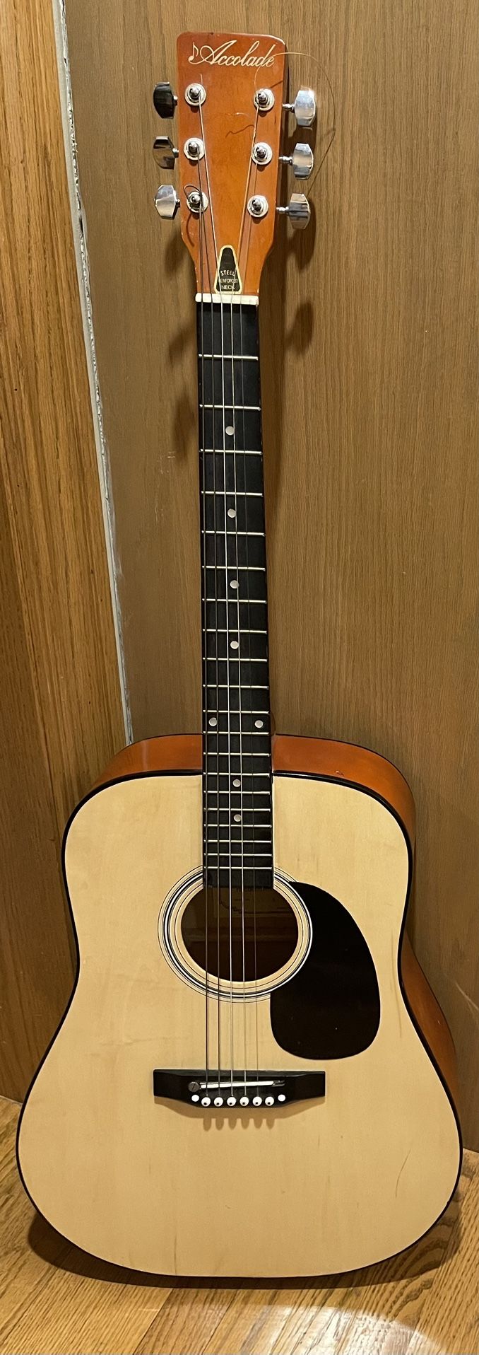Full Size Guitar - For Repair or Parts