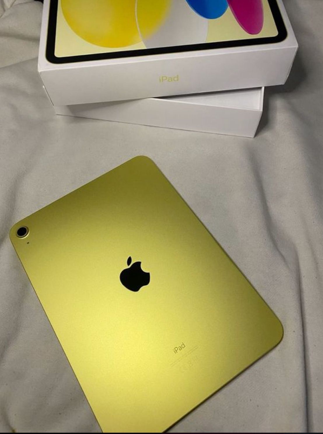 iPad, 10th Generation , Yellow 9.79 Inches (248.6 mm)