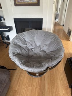 Round chair For Sale