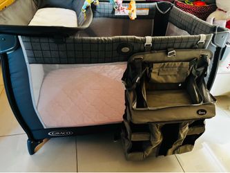 Graco Pack’n play with seperate bassinet