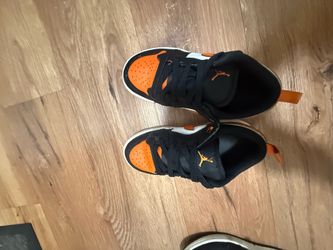Youth Air Jordan Shoes – Size 1.5 Y