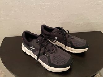 On Running Cloudrunner 2 - Men’s 12 - LIKE NEW