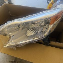 Left Headlight Assembly Nissan Versa