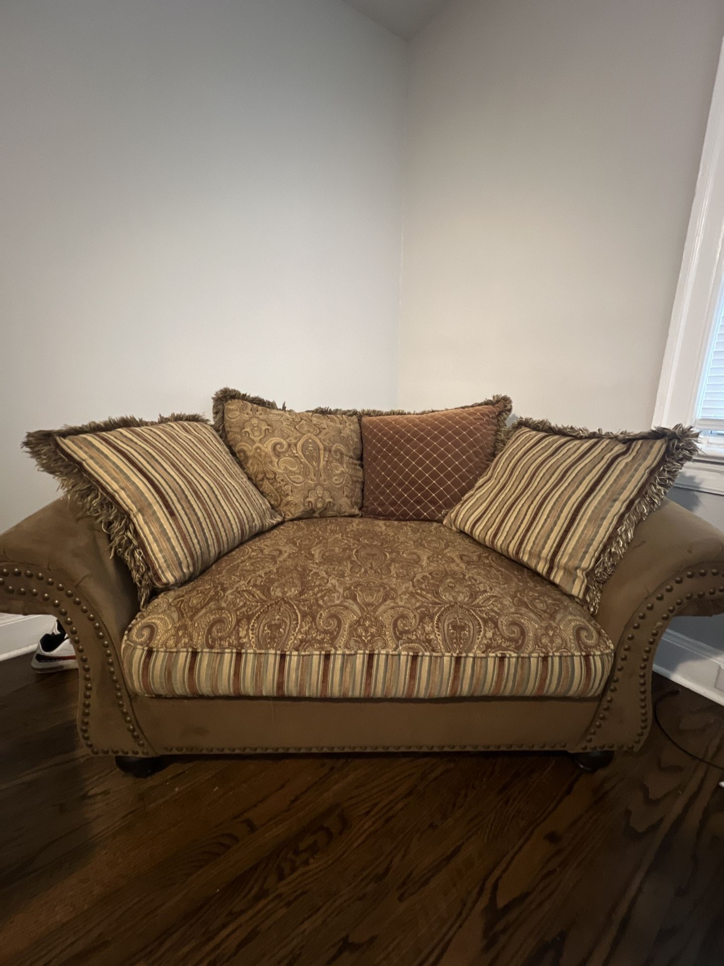 Elegant Cream/Brown Loveseat
