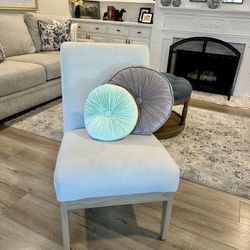 Accent Chair 