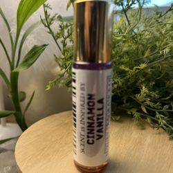 Cinnamon Vanilla Perfume Oil Roll-On 10ml – Warm Sweet Spicy Scent  Description: A cozy and inviting fragrance that blends the sweet creaminess of pur