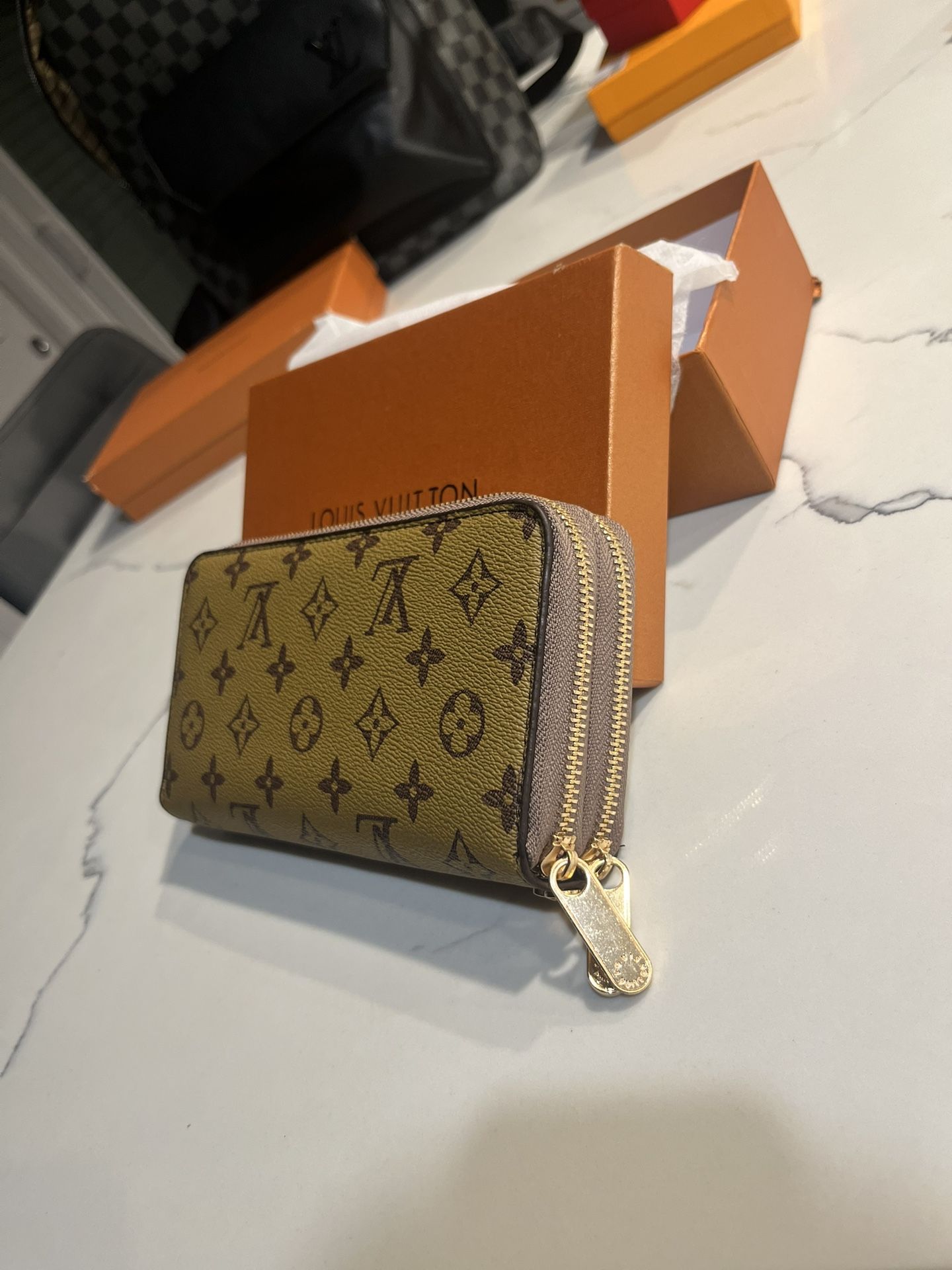 Louie V Women’s Chasis Wallet