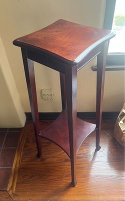 Vintage Cherry Finish Plant Stand