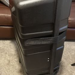 Portable Trade Show Counter Comes With Cover and Case. 