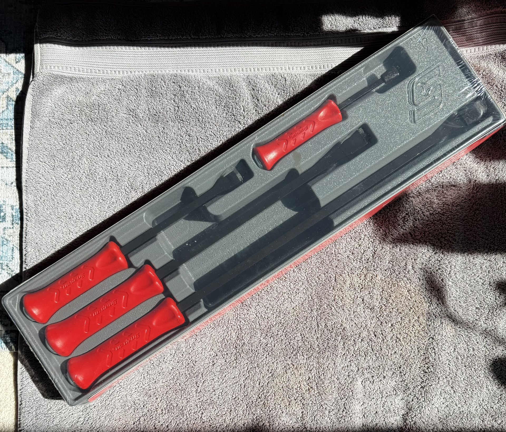 Snap-On Striking Pry-bar Set 4 Piece (SPBS704AR) BRAND NEW!!