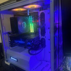 Gaming PC – RTX 2080 Ti 11GB / Ryzen 7 5700 / RGB