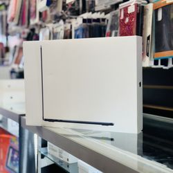 MacBook  Air 15in M2 Chip  