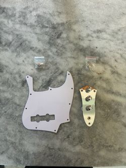 Jazz Bass Pickguard W/Control Plate