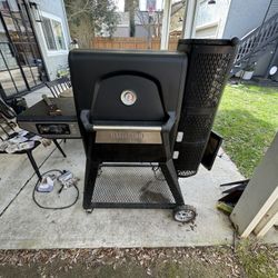 Masterbuilt Gravities 560 Series Smoker