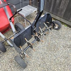 Craftsman 40" Tow-Behind Plug Aerator