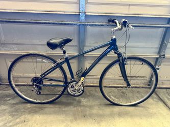 Giant Cypress city bike