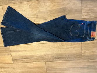 Women’s flared Levies.