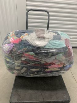 Vendo Paca De Ropa Mixta De Hombre/Mujer Y Niños/Niñas